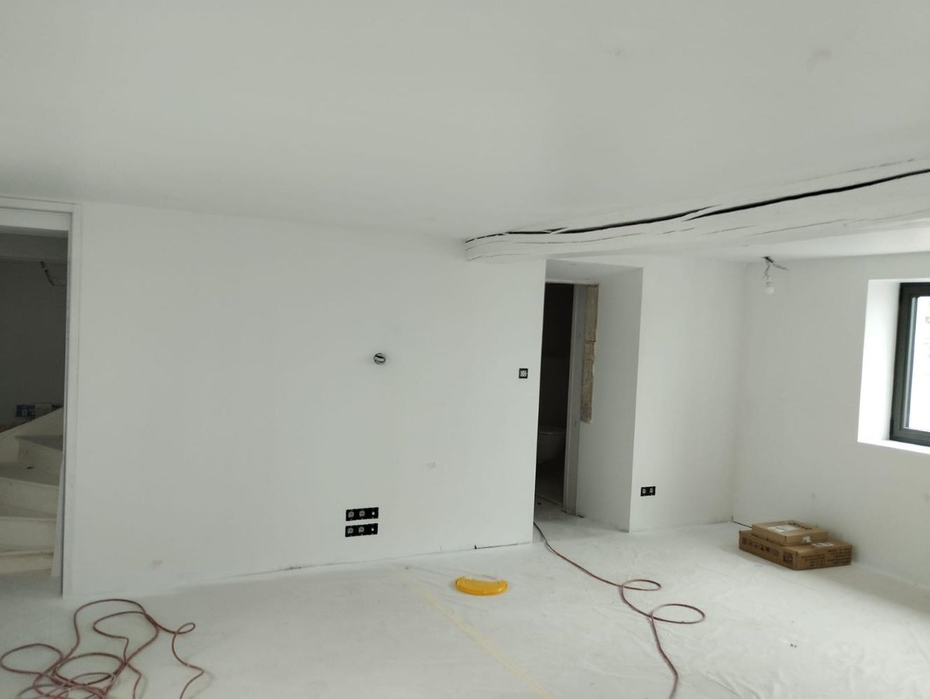 Placo, peinture à l'airless, finition au rouleau - Peintre Marcigny